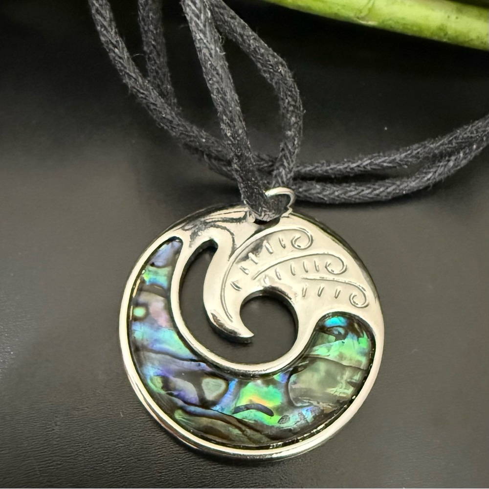 Abalone Shell Wave Silver Pendant  Adjustable Cord Necklace 11g.